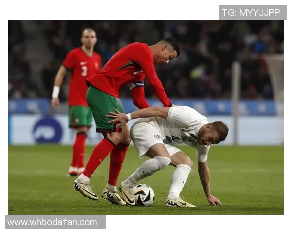 足球明星赛场风采全纪录：顶级球员精彩瞬间与历史时刻回顾